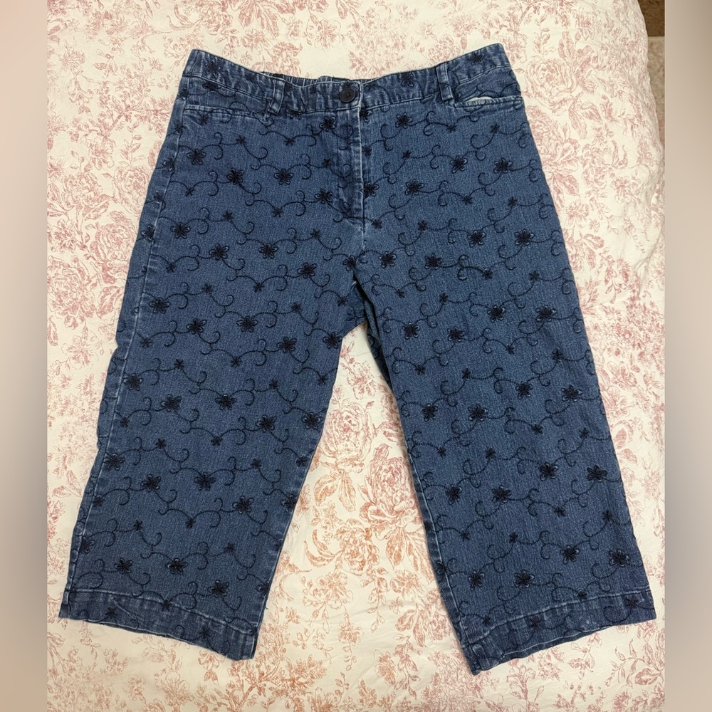Blue Floral Pattern Denim Capris